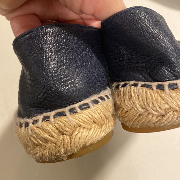 Chanel espadrilles used women's - I am a size women's 6 - Picture 3 of 9